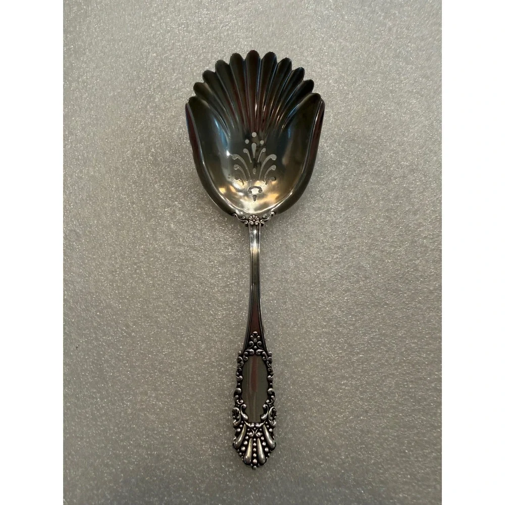 Watson Victoria Sterling Silver Pierced Berry Spoon Shell Bowl Ornate 1900